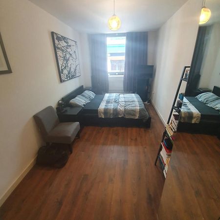 Double Room With Shared Bathroom London Exterior photo
