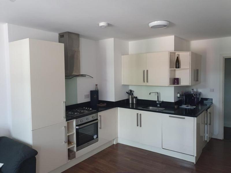 Double Room With Shared Bathroom London Exterior photo