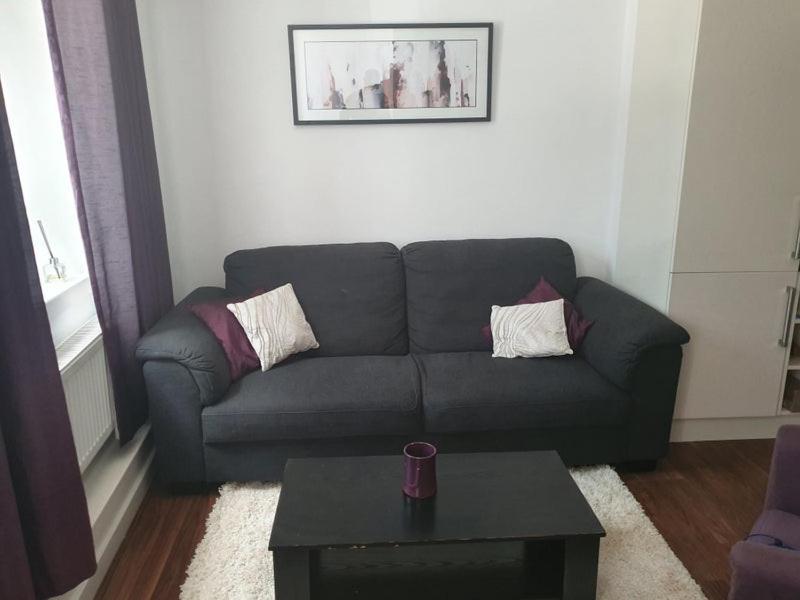 Double Room With Shared Bathroom London Exterior photo