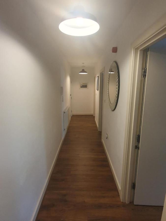 Double Room With Shared Bathroom London Exterior photo
